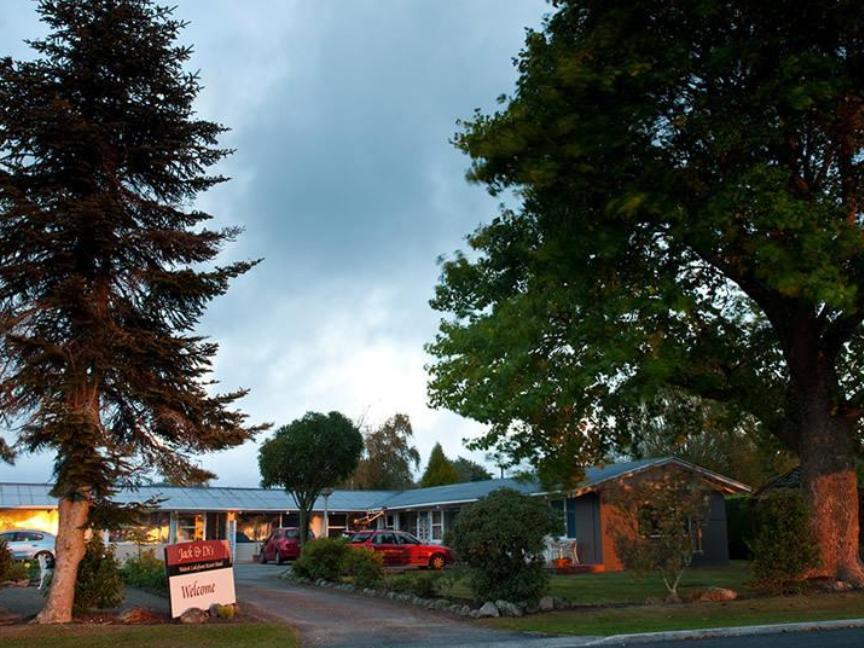 Jack & Di'S Lakefront Motel Роторуа Екстериор снимка